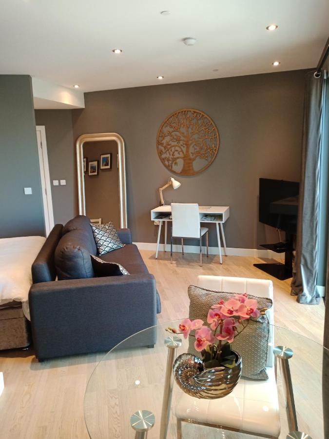 Kings Wharf Quay29 - Large Studio Apartment With 3 Pools - Gym - Rock Views - Holiday And Short Let Apartments In Гибралтар Экстерьер фото